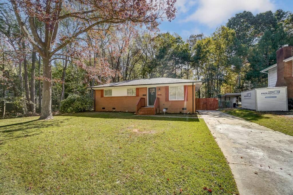 Charlotte Charm Haven With Outdoor Tv Exterior foto