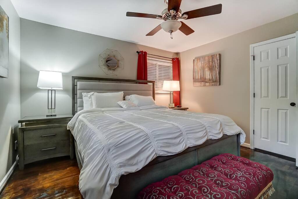 Charlotte Charm Haven With Outdoor Tv Exterior foto